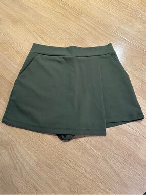 Forever 21 Olive Green Wrap Mini Skort Size Medium